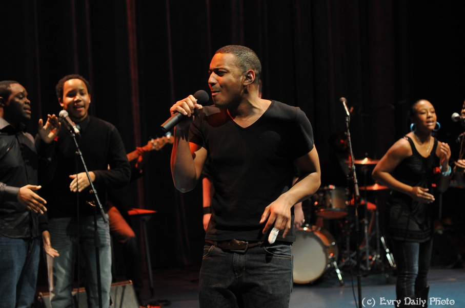 Evry Daily Photo - Telethon Evry 2010 - Concert Evry University Gospel - large - 5243970094.jpg